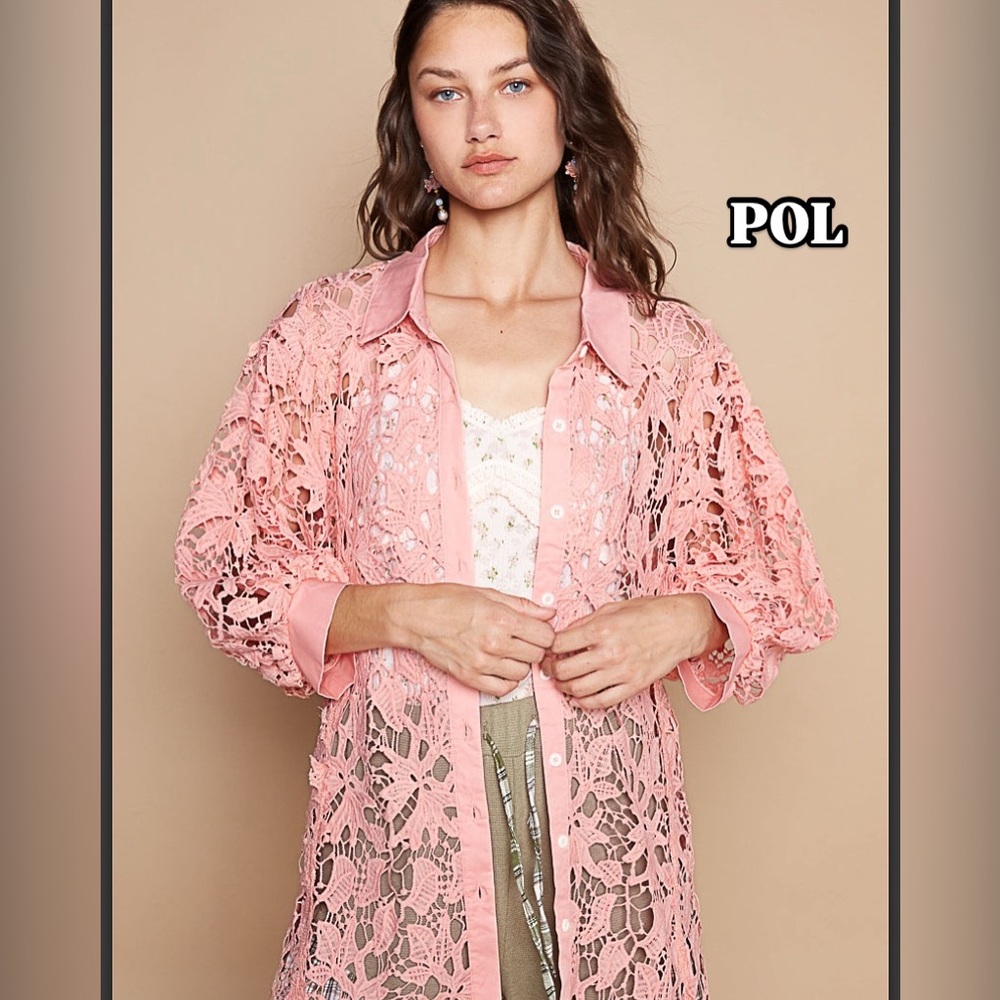 ❤️POL Eyelet button down top